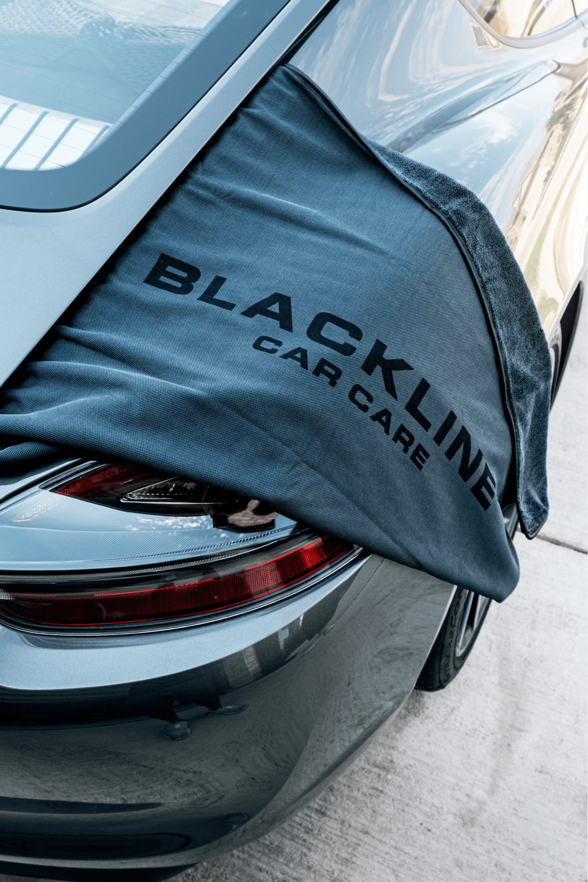 BLACKLINE® SLIM TWISTED-LOOP DRYING TOWEL - Cargonaut Supply